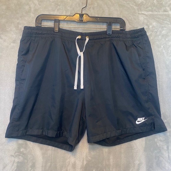 Nike Mens XL Black Athletic Running Shorts Lightweight Drawstring - Picture 1 of 9